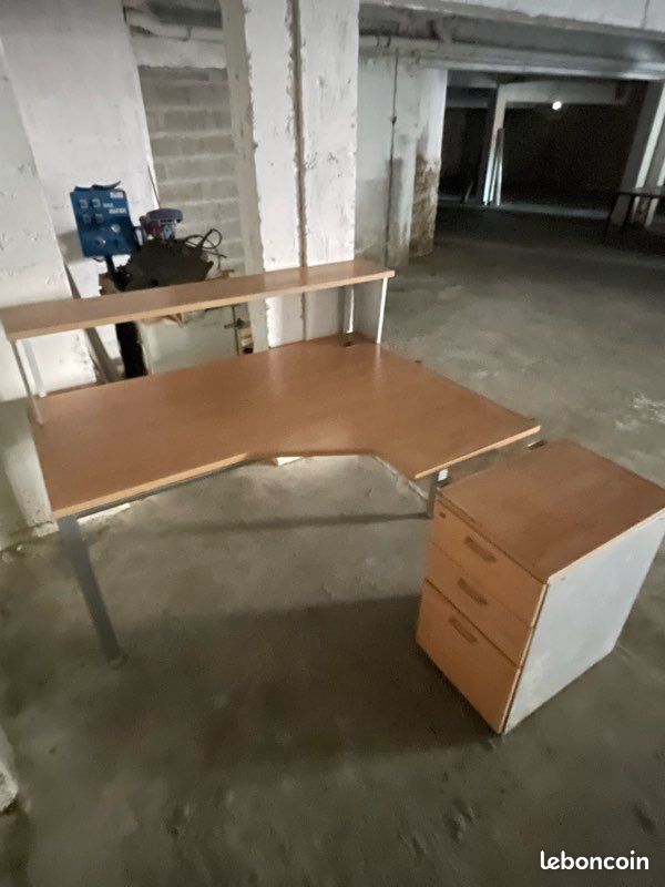 Bureau d’angle (image 1)
