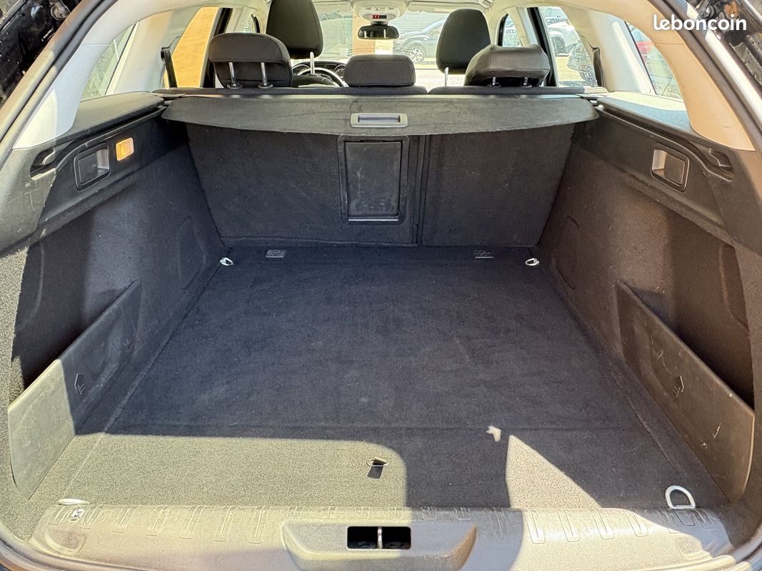 Peugeot 308 SW 1.5 BLUEHDI 130CH S&S STYLE EAT8 (image 10)