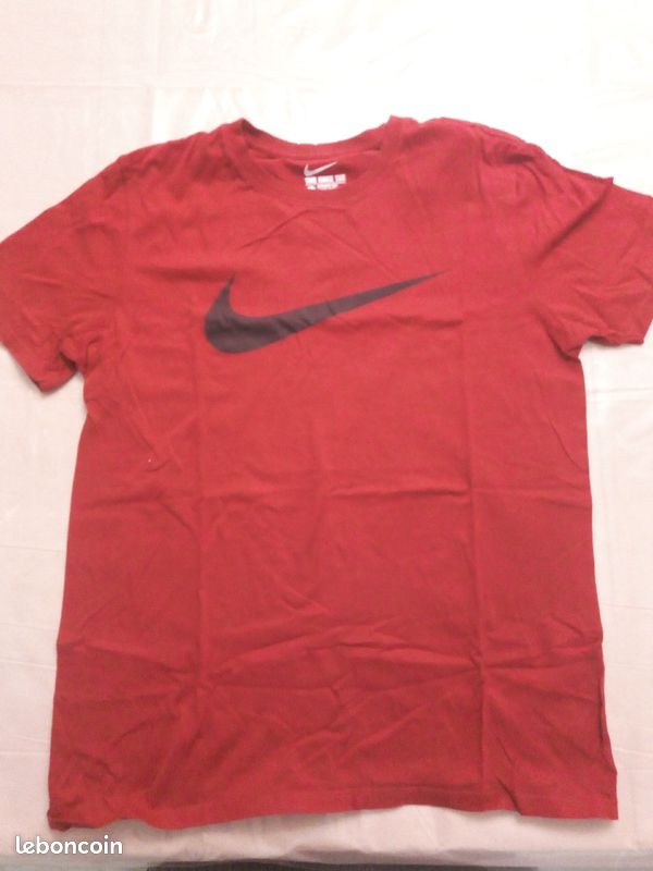 T shirt Nike neufs (image 2)
