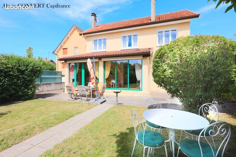 Maison 5 pièces 146 m² · à Montrevel-en-Bresse · 146 m² · 255 000 €