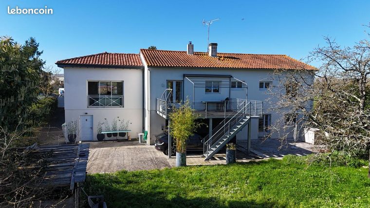 Maison 9 pièces 202 m²