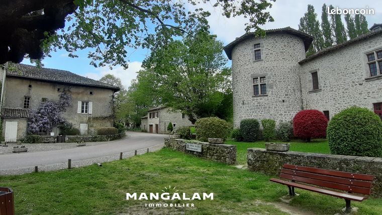 Exclusivité - Magnifique maison ancienne à rénover avec grange et jardin - Mortemart