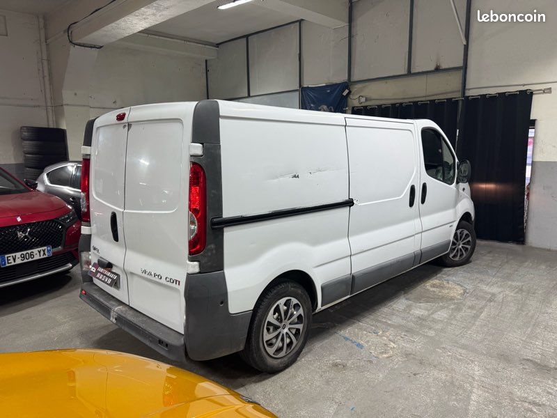 Vivaro 2.0 CDTI 115CV 2011 257000KM 5990 (image 4)