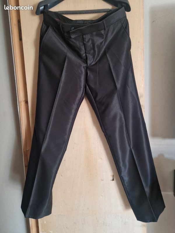 Costume (image 2)