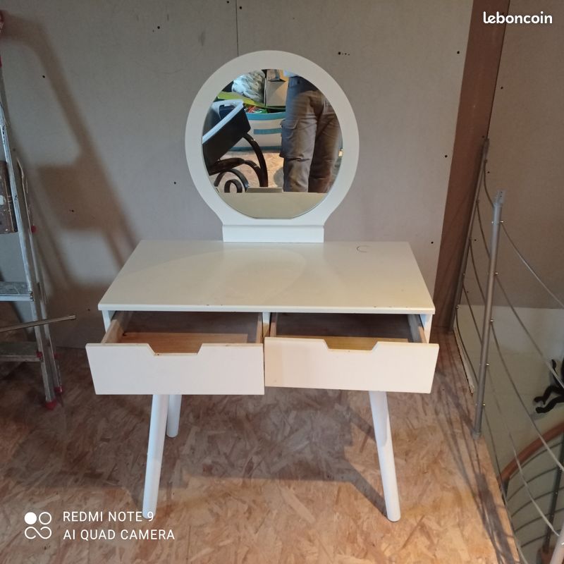 Vend coiffeuse blanche avec miroir et tiroir (image 2)