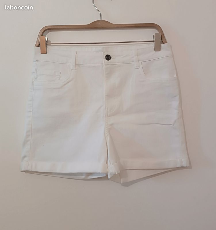 Short taille 40 la halle (image 1)
