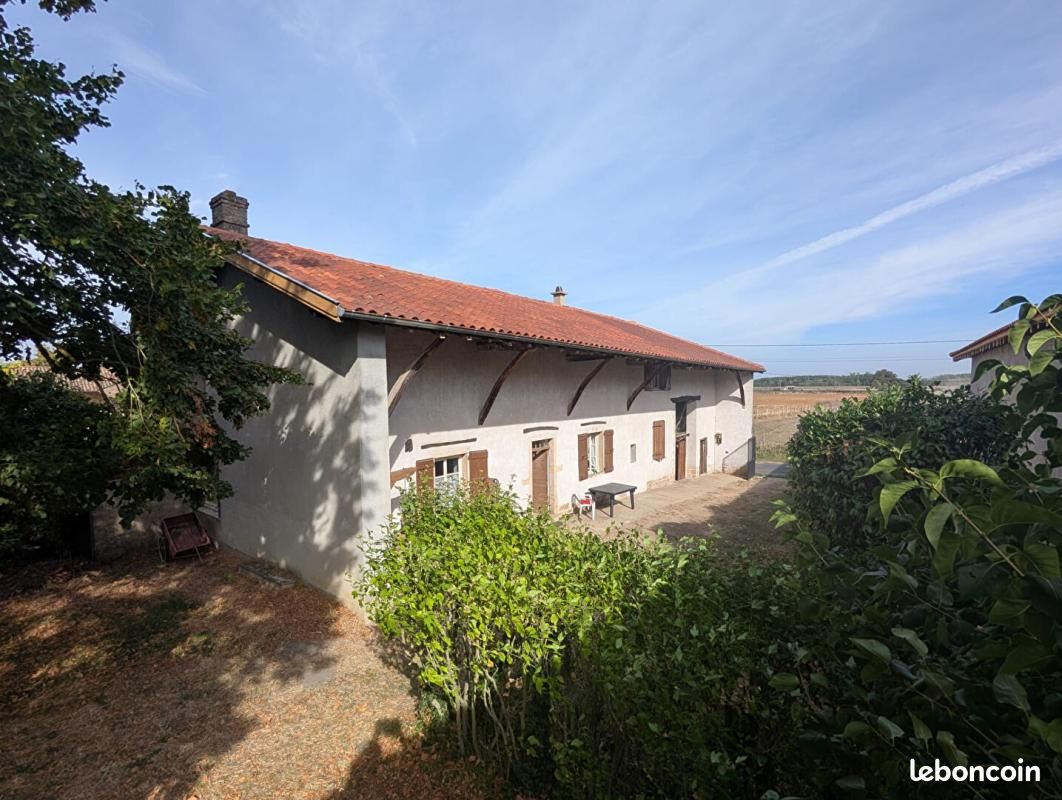 Maison 3 pièces 100 m² · à Grièges · 100 m² · 160 000 €