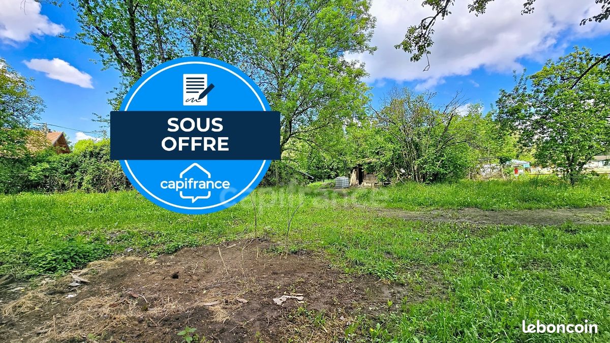 Terrain agricole 2 412 m² La Roche Sur Foron · à La Roche-sur-Foron · 150 000 €
