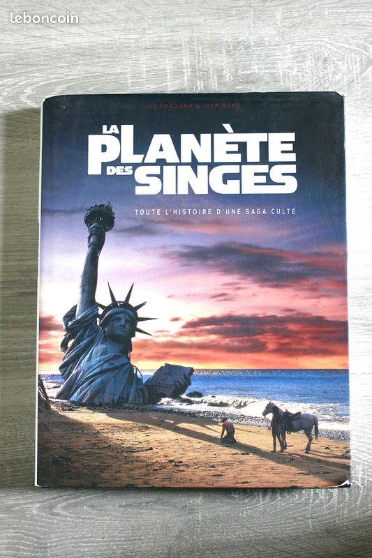 Livre Cinéma La Planète des Singes la Saga Culte 2014 (image 1)