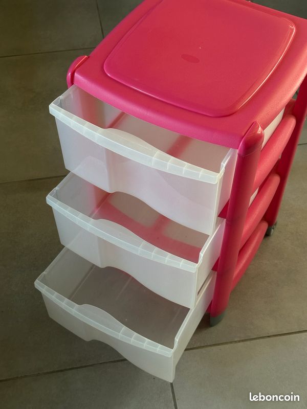 Rangement plastique rose roulant (image 2)