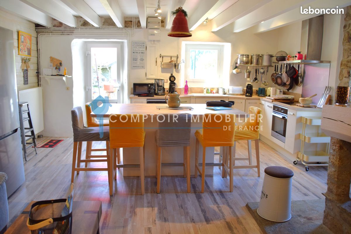 Maison 10 pièces 162 m² · à Coucouron · 162 m² · 349 800 €