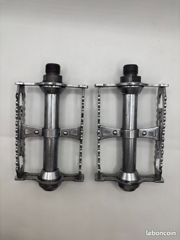 1 paire pédales lyotard vélo ancien vintage pedals gauche 14/125
