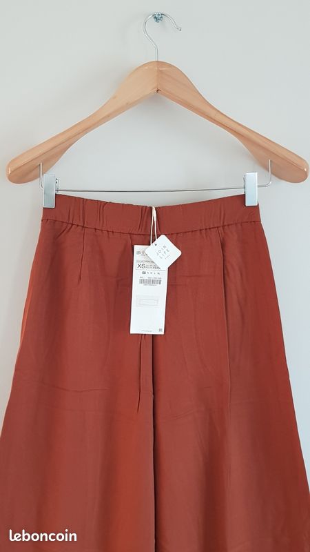Jupe mi-longue Zara Rouge taille S International en Synthétique - 15873032