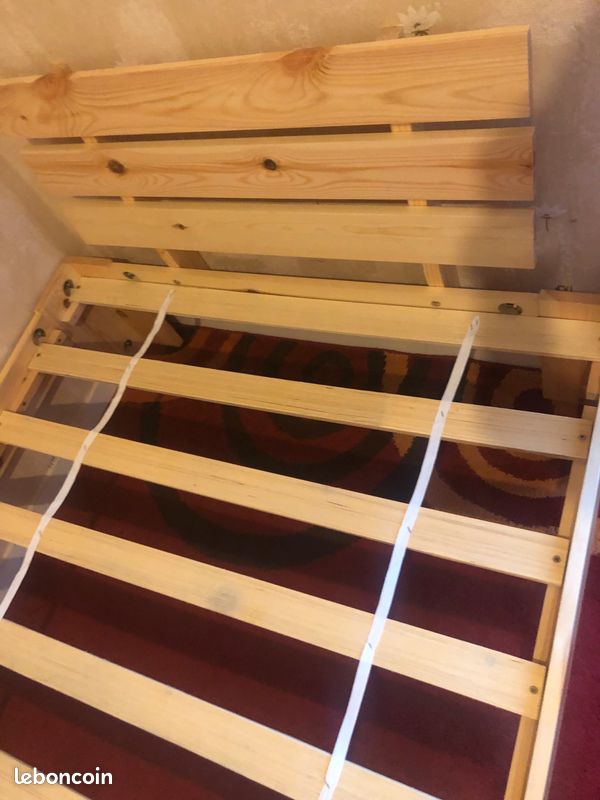 Lit en bois (image 2)