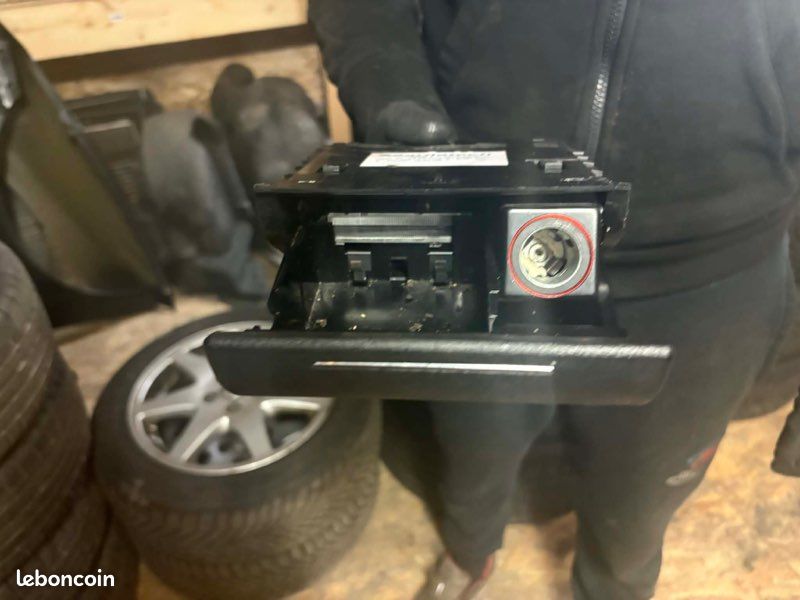 Cendrier Audi a3 8l (image 1)