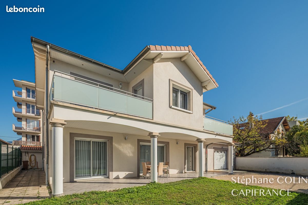 Maison 7 pièces 194 m² · à Échirolles · 194 m² · 446 000 €