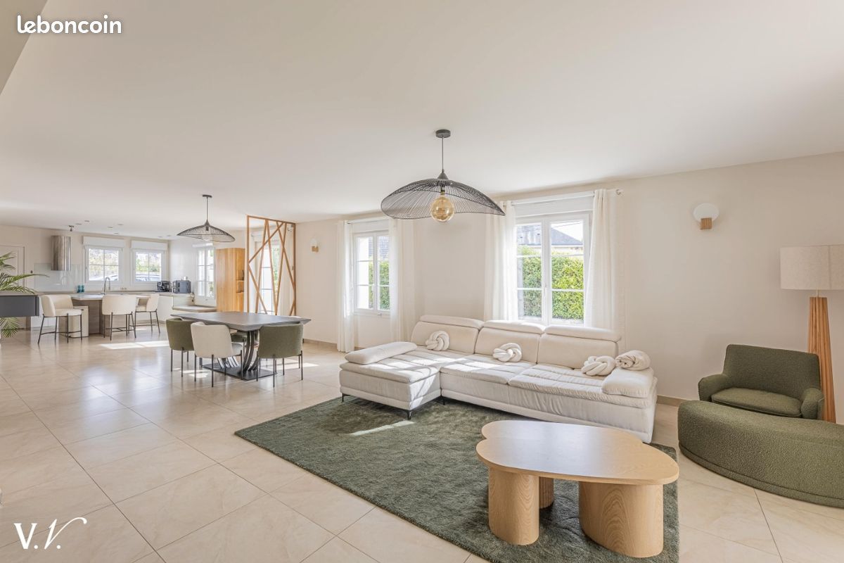 Maison 7 pièces 230 m² · à Joué-lès-Tours · 230 m² · 600 000 €