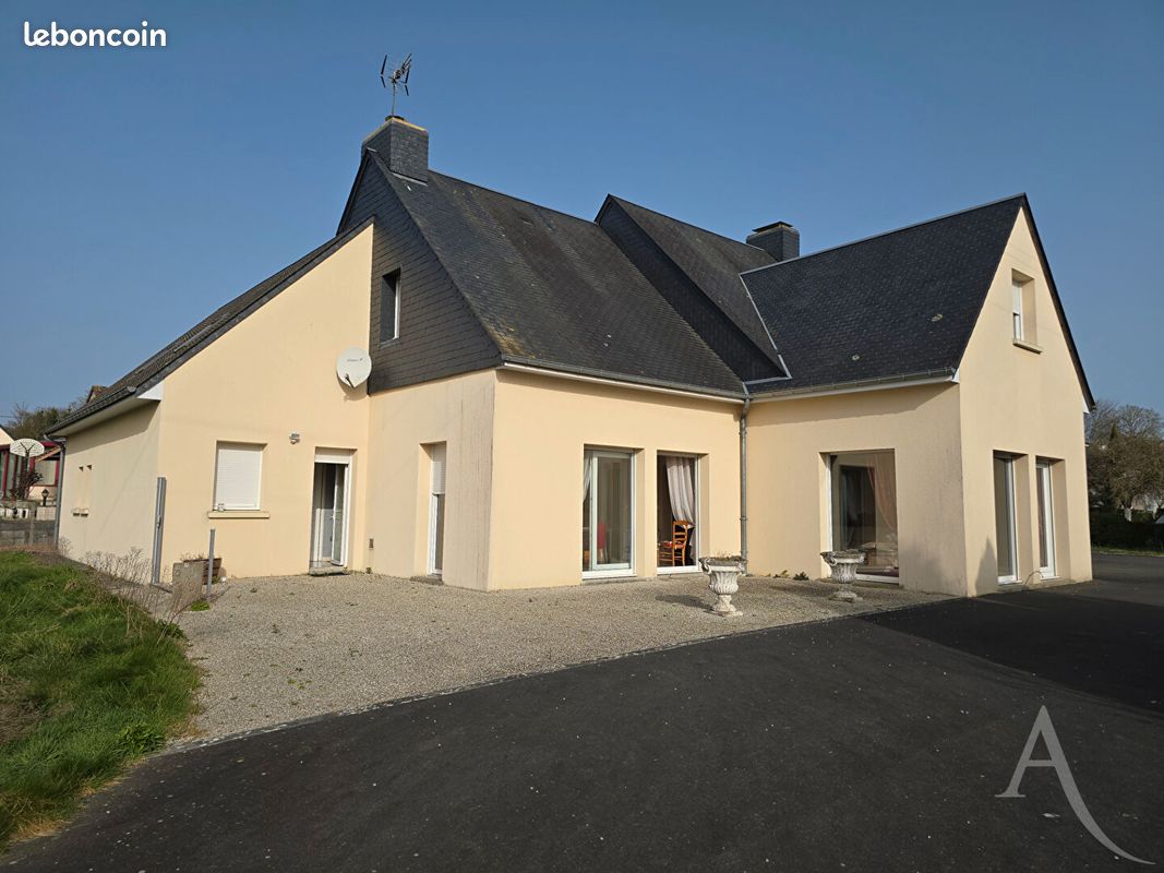 Maison 8 pièces 258 m² · à Saint-Lô · 258 m² · 318 000 €