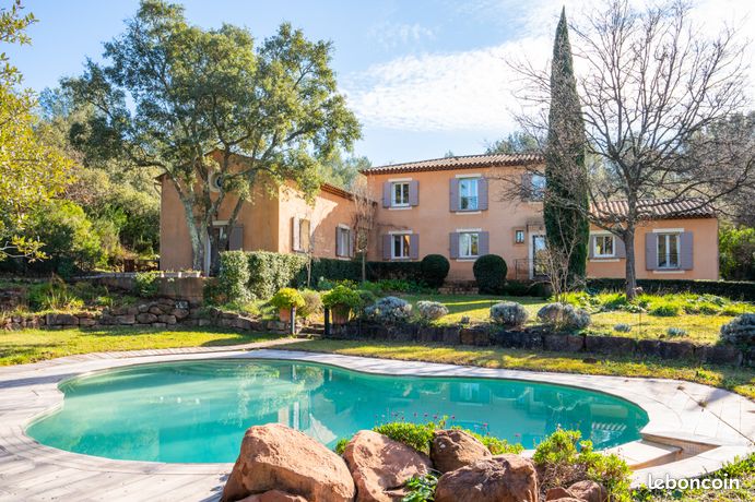 Maison 11 pièces 285 m²