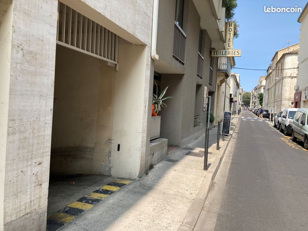 Place de parking pour moto ou scooter centre-ville (image 3)