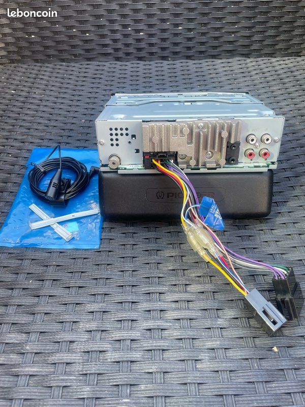 Auto radio CD usb Bluetooth Pioneer DEH-X5800BT complet (image 2)