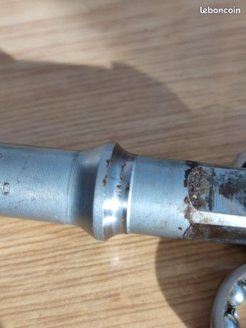 Axe de pédalier adaptable Solex - SARL Difag Axe de pédalier adaptable Solex - SARL Difag