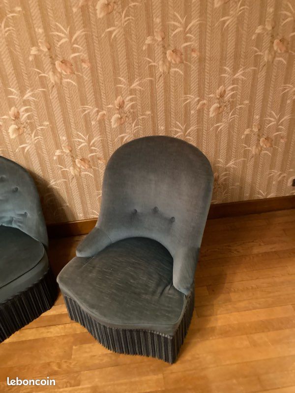 Salon crapaud comprenant un canapé et deux fauteuils (image 2)