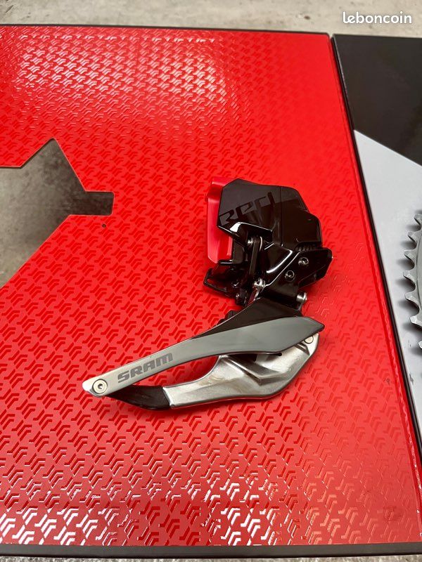 Plateau SRAM Red eTap AXS avec capteur de puissance araignée
