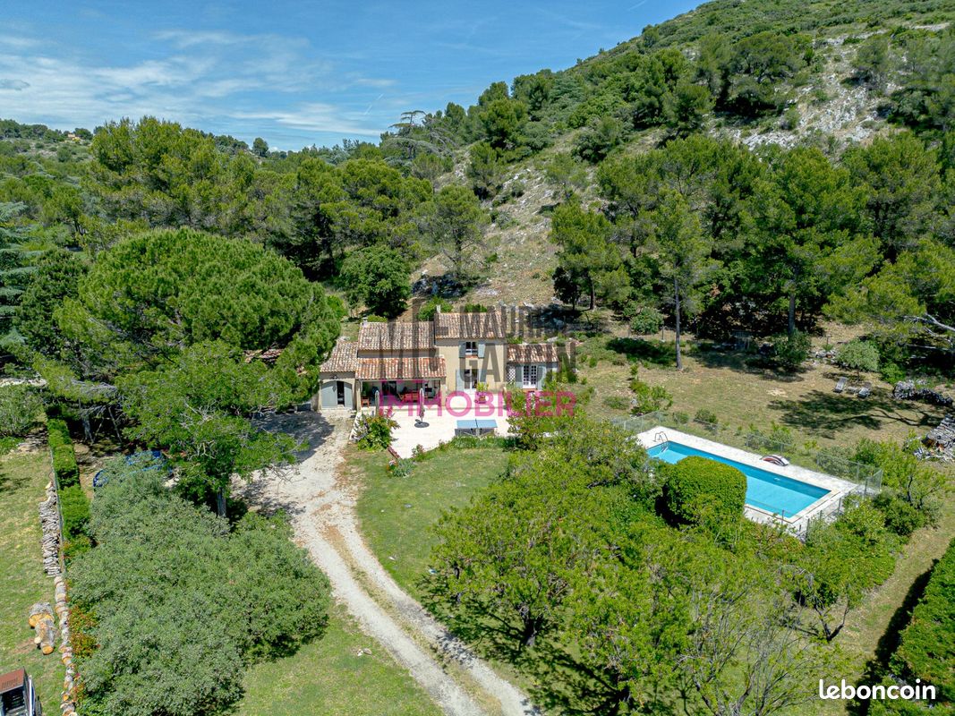 Maison 6 pièces 152 m² · à Cheval-Blanc · 152 m² · 749 050 €