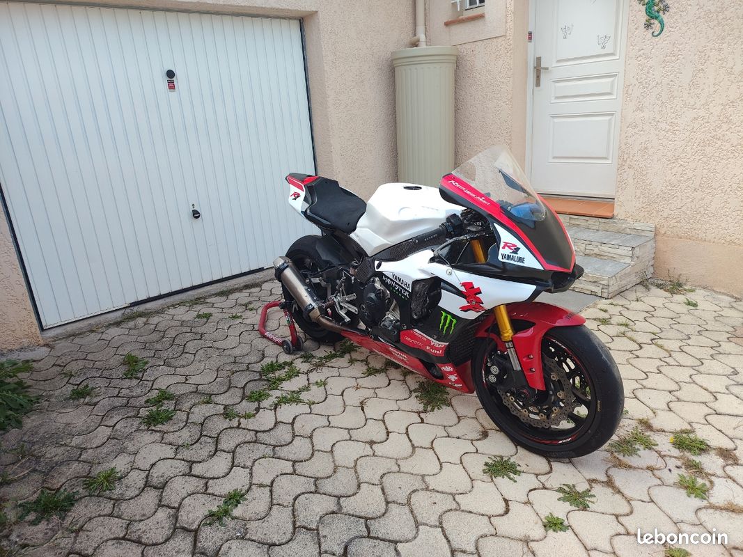 Yamaha R1 full piste (image 2)