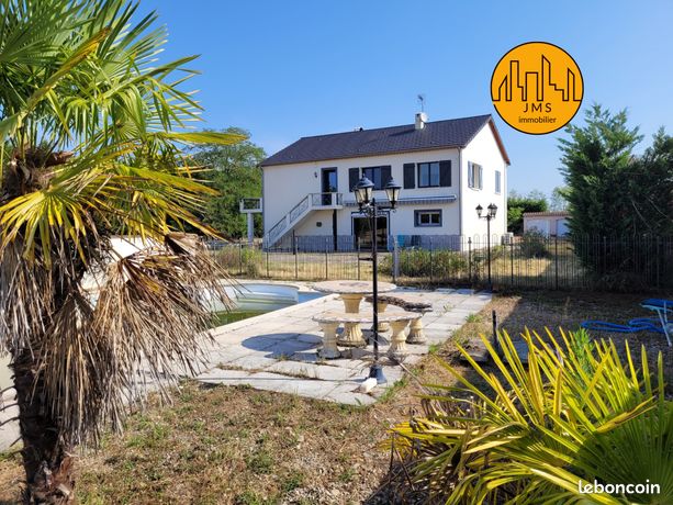 Maison 8 pièces 240 m²
