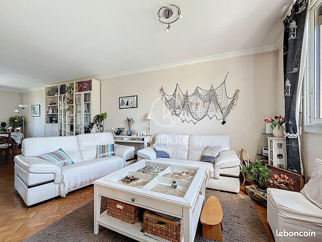 Appartement 7 pièces 135 m² · à Champagne-au-Mont-d'Or · 135 m² · 325 000 €