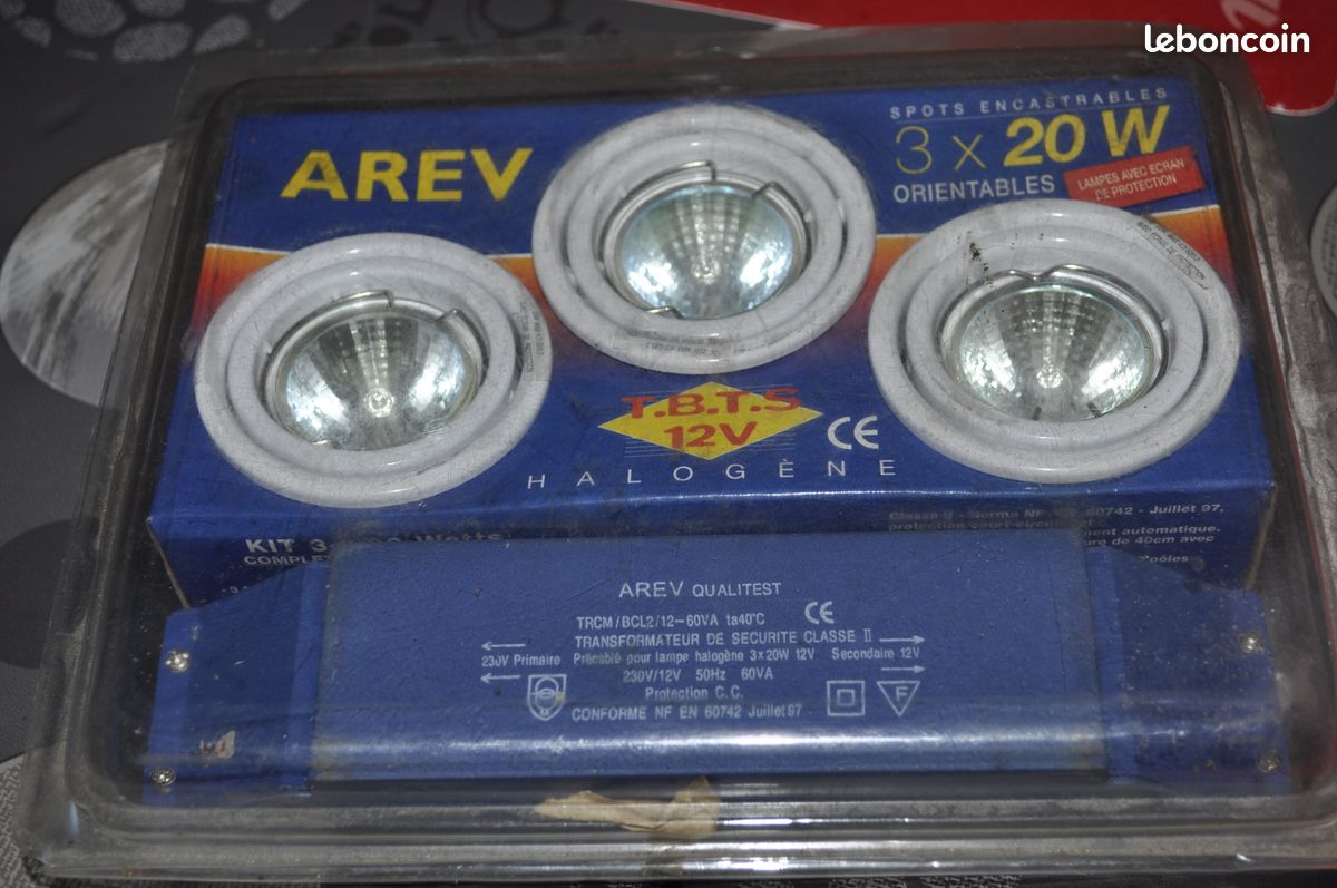 Lot de trois spots AREV (image 3)