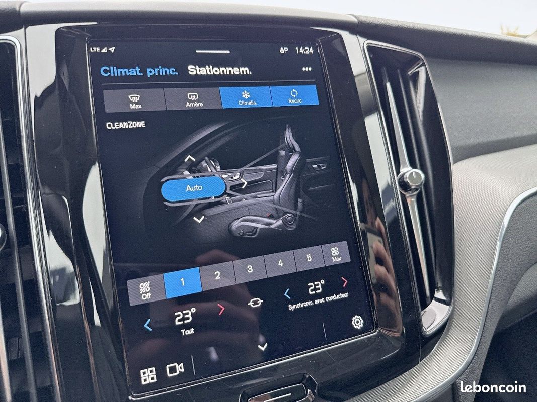 VOLVO XC60 T6 AWD Hybride rechargeable 253 ch+145 ch Geartronic 8 Plus Style Dark (image 14)
