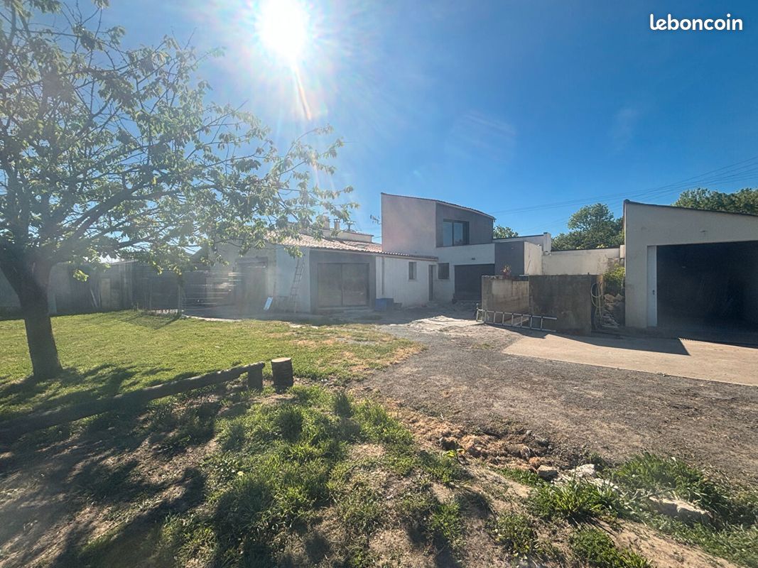 Maison 9 pièces 204 m² · à Tonnay-Charente · 204 m² · 357 000 €
