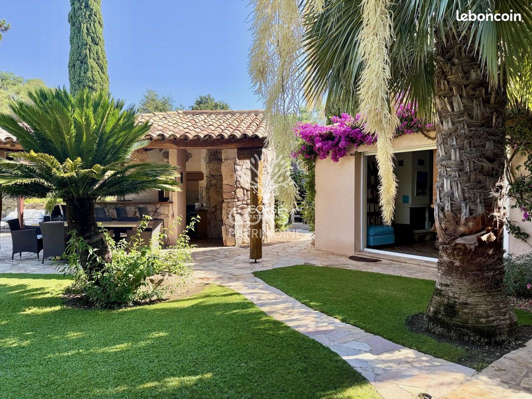 Maison 7 pièces 242 m² · à Lecci · 242 m² · 1 148 000 €