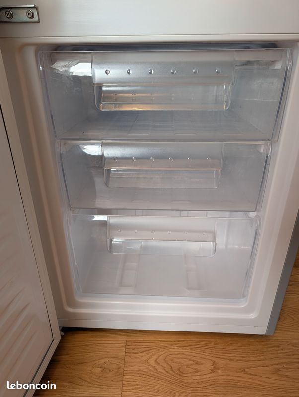 Réfrigérateur combiné - Électroménager