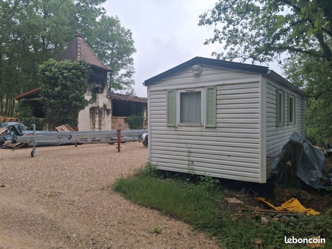 Local commercial 3 pièces 20 m² · à Montignac-Lascaux · 20 m² · 54 000 €