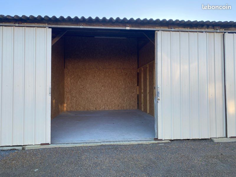 Local commercial 1 pièce 40 m² · à Saint-Grégoire · 40 m² · 280 €