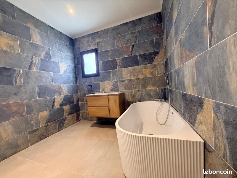 Maison 4 pièces 100 m² · à Saint-André · 100 m² · 1 290 €/mois
