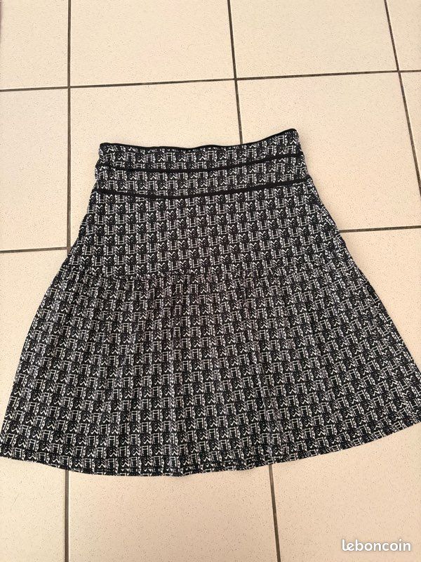 Très jolie jupe Armand Thiery taille 36/38 (image 1)