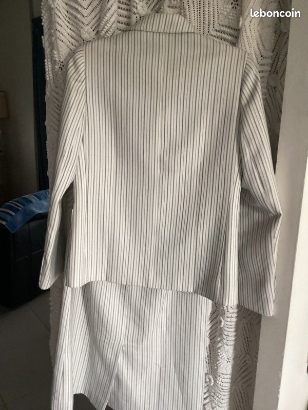 Ensemble blanc rayé gris, jupe, veste, taille 40 (image 2)