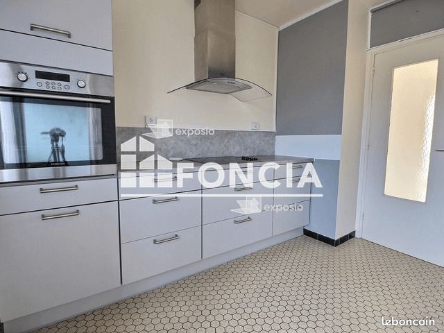 Appartement 3 pièces 64 m² · à Saint-Martin-d'Hères · 64 m² · 763 €