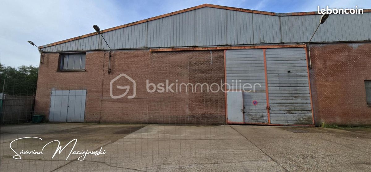 Immeuble 12 pièces 1360 m² · à La Comté · 1 360 m² · 190 000 €