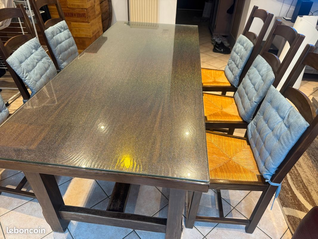 Table à manger en orme avec plateau en verre (image 3)