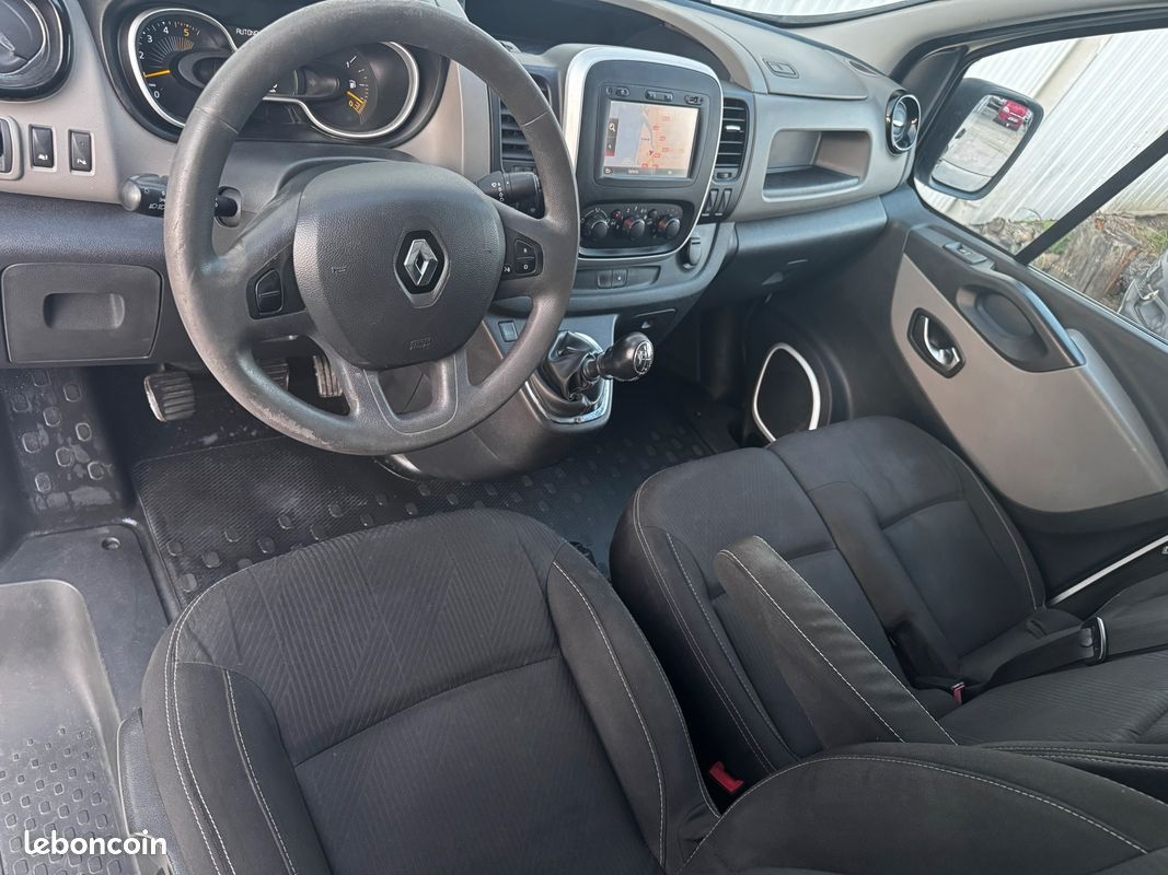 RENAULT TRAFIC III L2H1 GRAND CONFORT 1.6 DCI 120cv BV6 3 PLACES 1°MAIN à 13300 HT et TVA 20% 2660 RÉCUPÉRABLE (image 3)