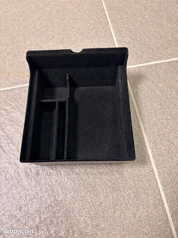 4 PCS] GAFAT 2025 2026 Tesla Model Y Juniper (Seul Premium & Performance) Boîte de Rangement, 2 Organiseurs en Flocage, 1 Organiseur Sous la Console Centrale en Caoutchouc Souple TPE, 1 Boîte Cachée
