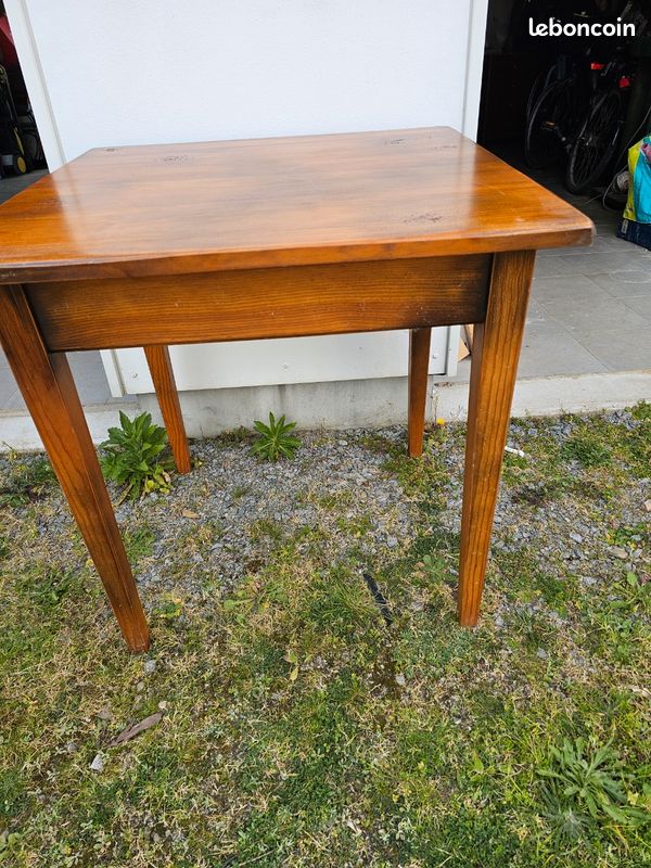 3 Tables carrée (image 1)