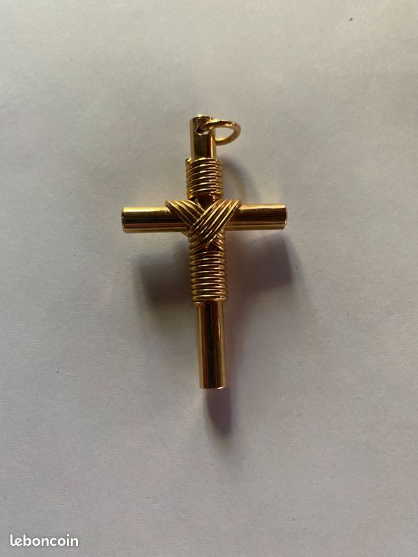 Pendentif croix (image 1)
