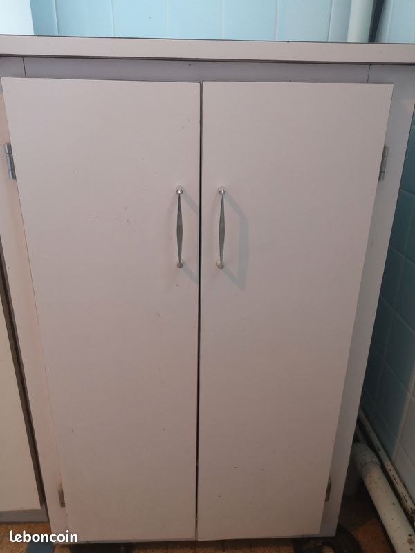 Petit meuble de salle de bain (image 1)